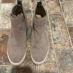 Tan suede dolce vita high top tennis shoes 9.5